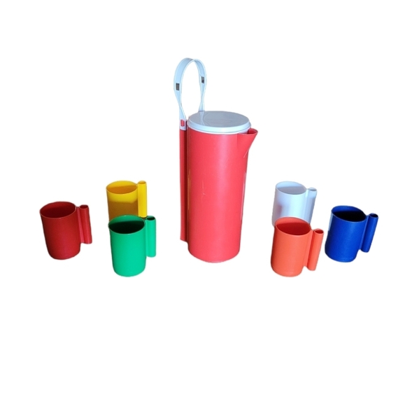 Vintage - MCM Ingrid Chicago Plastic‎ Picnic Pitcher and Stacking Cups Set - Picture 5 of 7